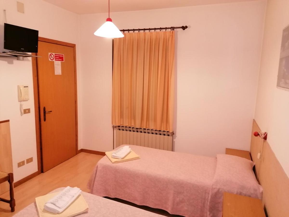 Al Fogolar Hotel Villa Santina Luaran gambar